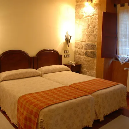 欧派塔露农家酒店 阿拉力兹